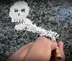 Why do Men get so Addicted to Cocaine?